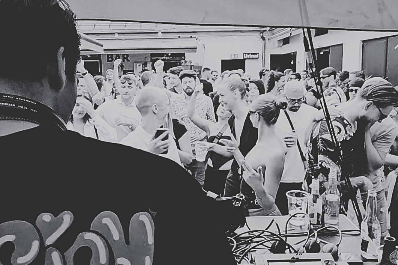 DECO 5000 performing a set at Rockefeller for Streetbackboys.